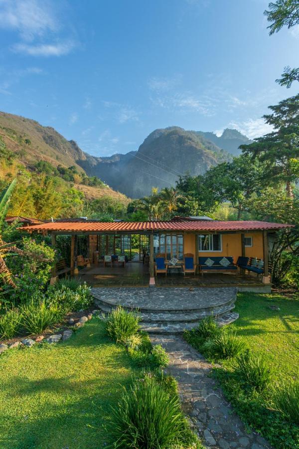 Lake Front Retreat At Los Elementos Santa Cruz La Laguna Exterior foto