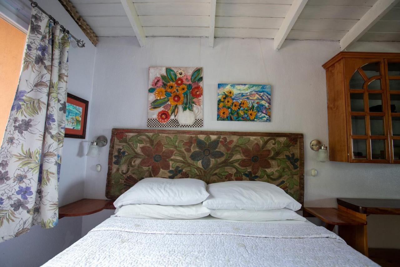 Lake Front Retreat At Los Elementos Santa Cruz La Laguna Exterior foto